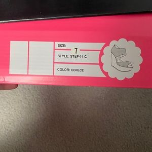 red and brown wedges